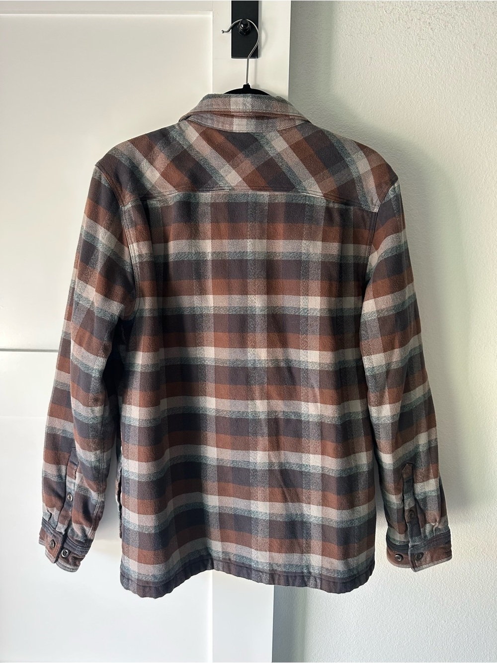 Patagonia Insulated Flannel Shirt Jacket Mens M Navy Blue/ Brown Plaid Organic - Picture 4 of 4